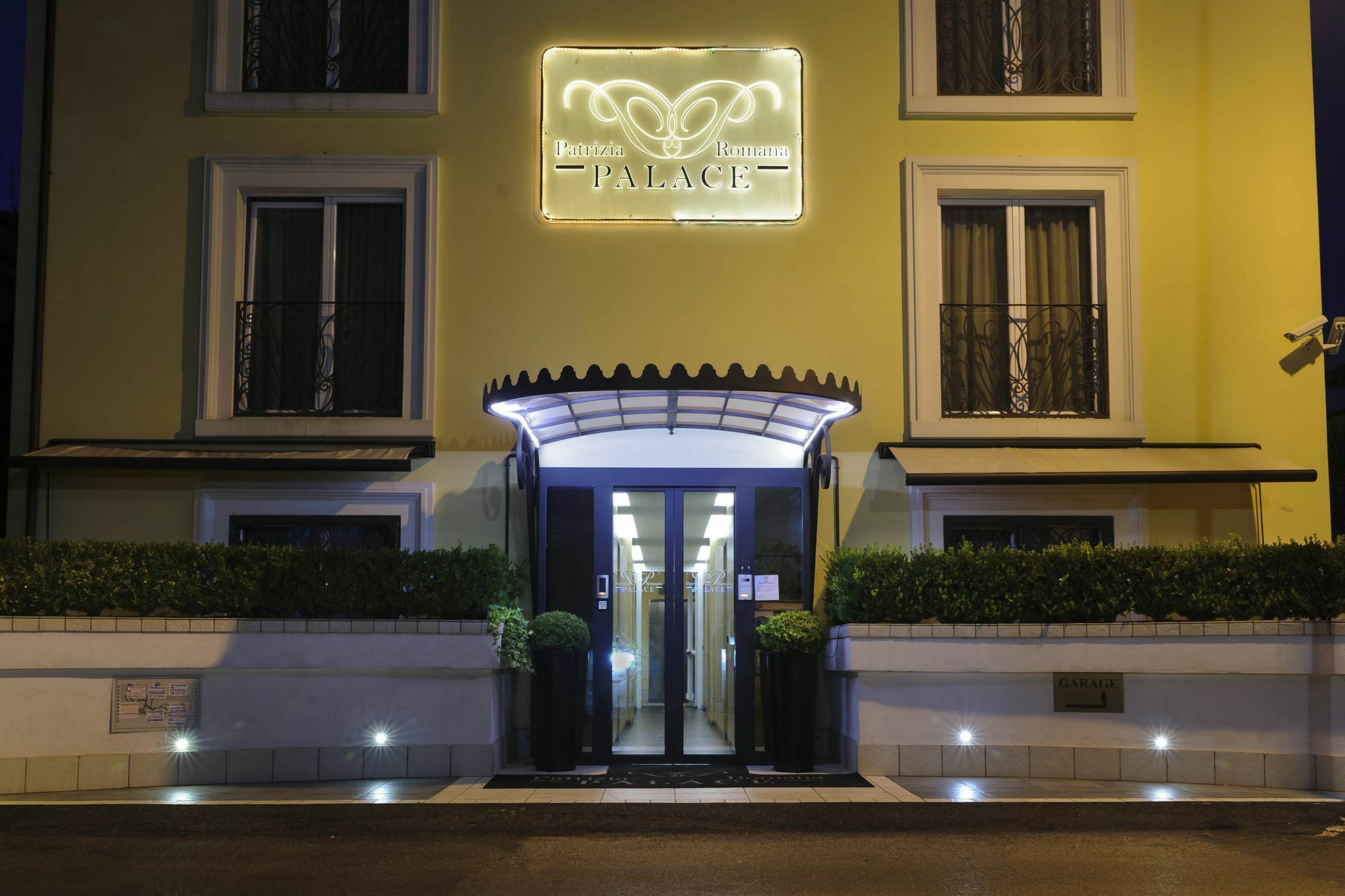 Patrizia Romana Palace Luaran gambar